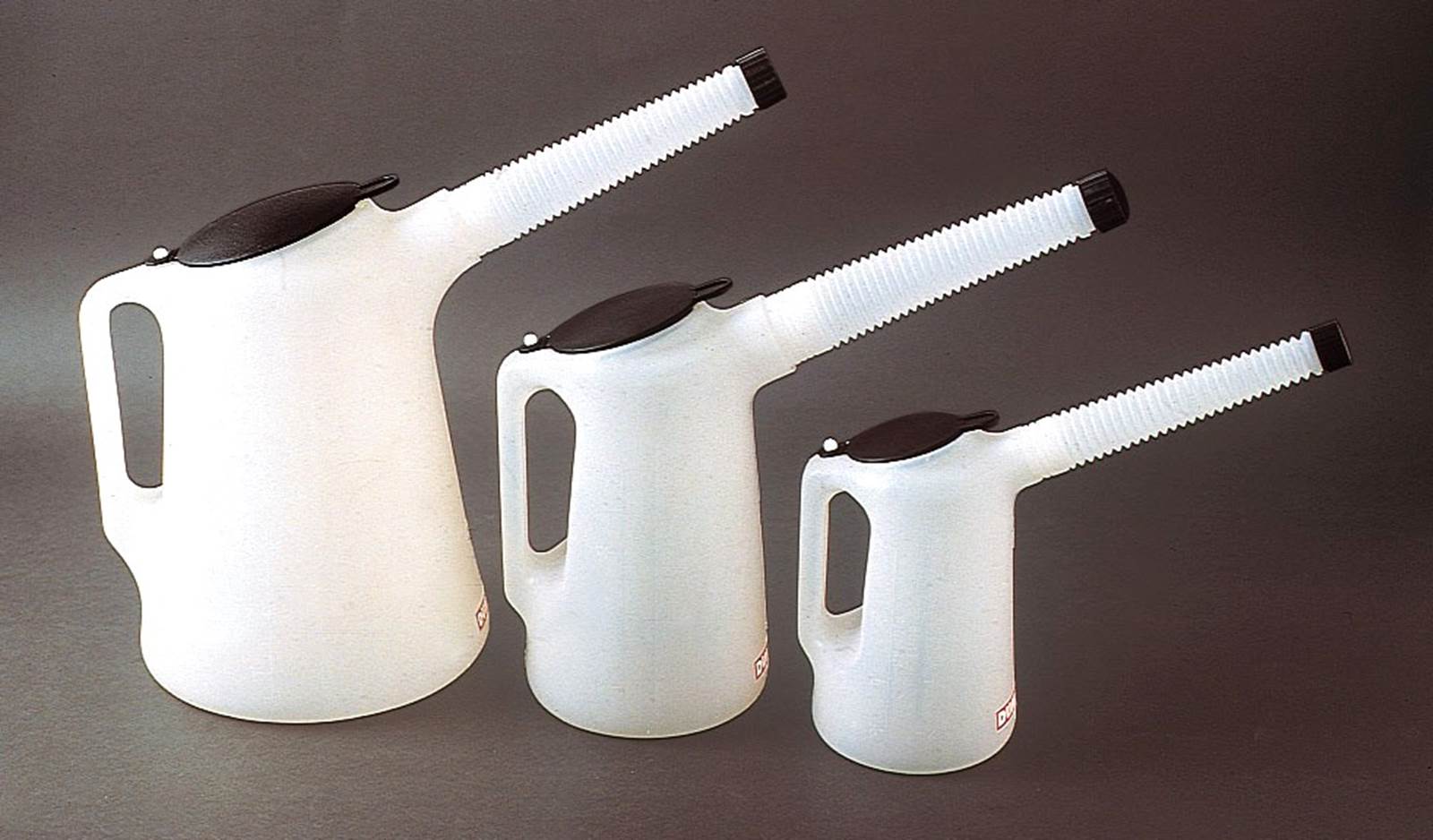 Oliemål med låg og flextud m. dæksel - 1 L, 2 L og 5 L Oliemål med låg og flextud m. dæksel - 1 L, 2 L og 5 L