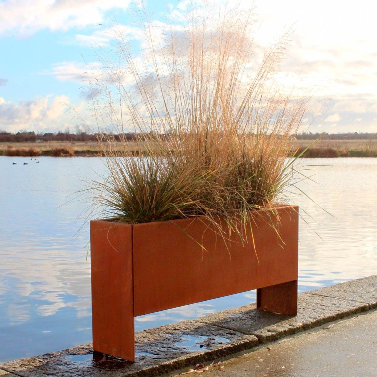 Land Modern Slim Plantekasse i Corten Land Modern Slim Plantekasse i Corten