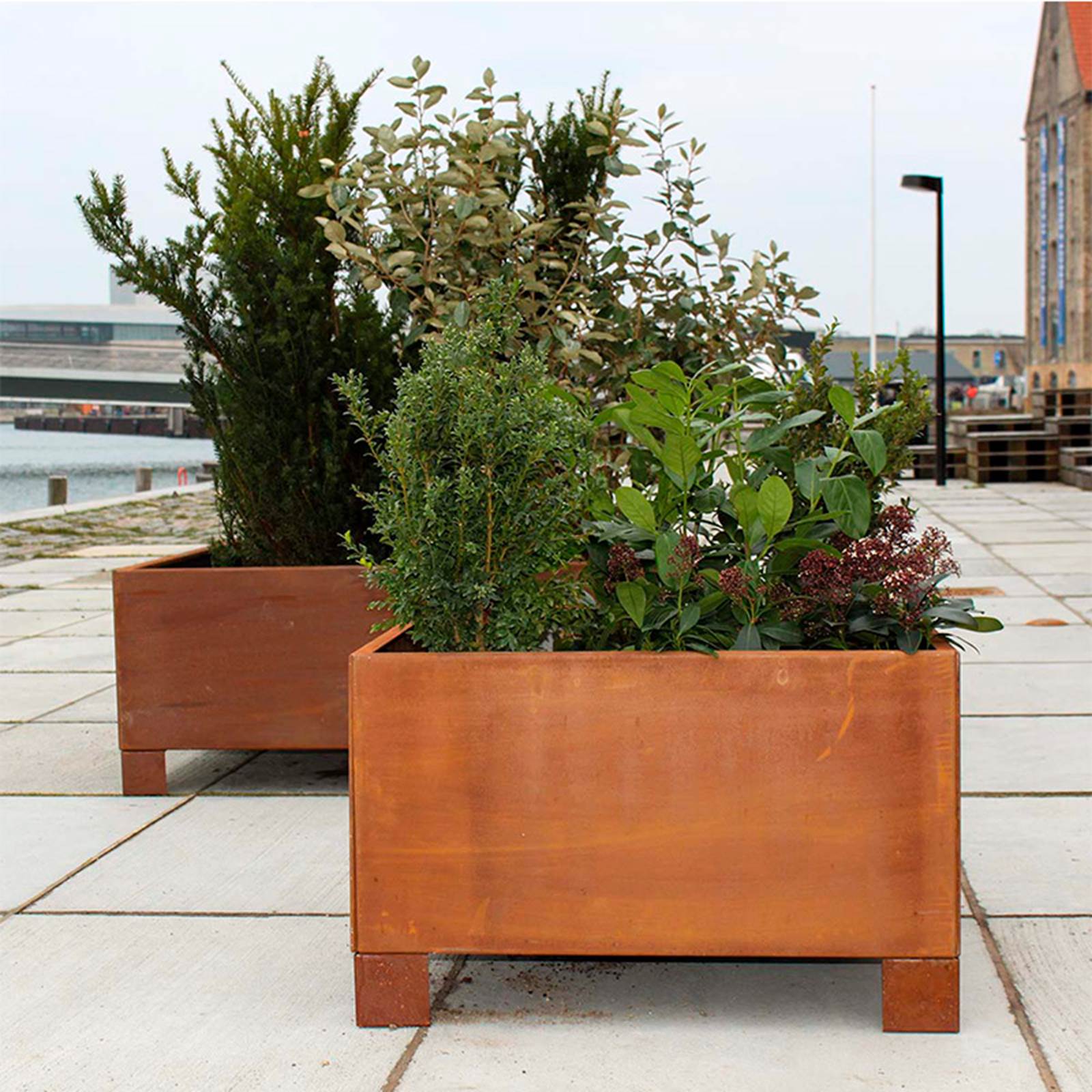 Blomlådor med ben Blomlådor med ben