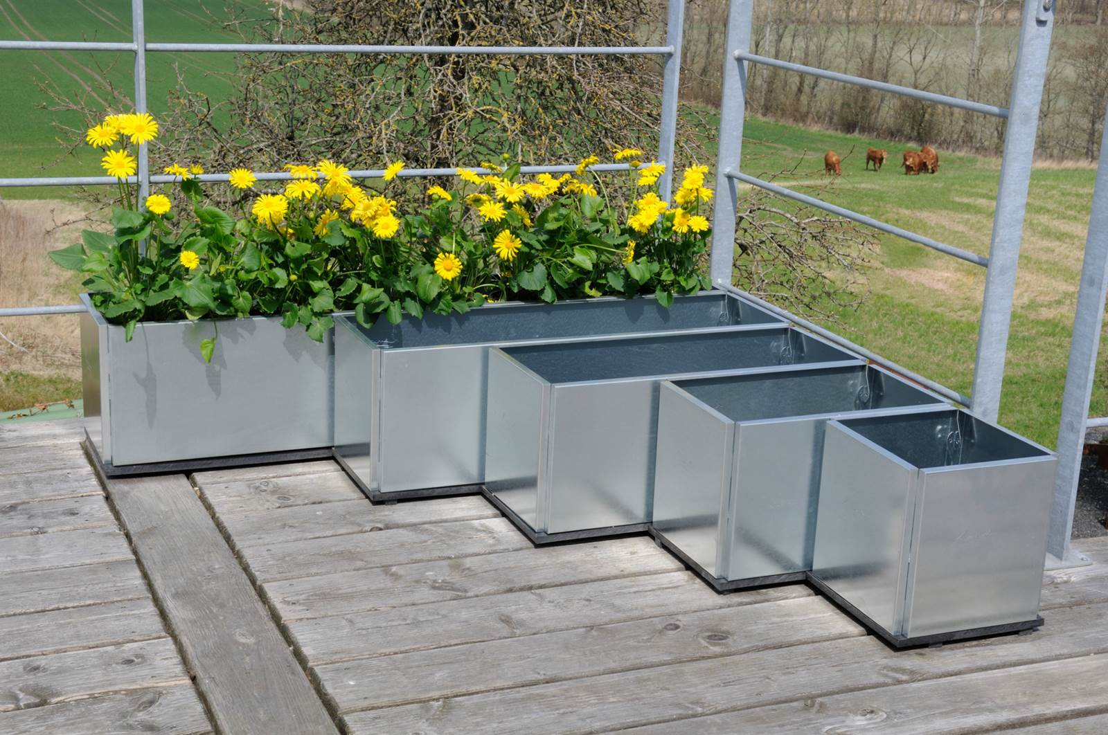 Land Classic Plantekasse 25 cm i galvaniseret stål Land Classic Plantekasse 25 cm i galvaniseret stål